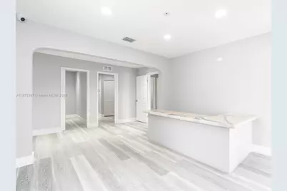 215 SW 17th St, Fort Lauderdale, FL 33315 - Photo 5