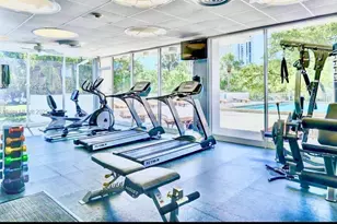 3375 N Country Club Dr, Aventura, FL 33180 - Photo 33