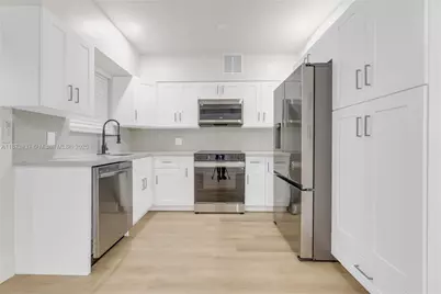 613 NE 159th St, Miami, FL 33162 - Photo 3