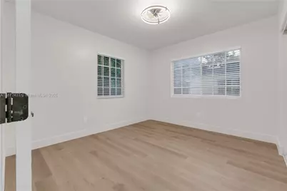 613 NE 159th St, Miami, FL 33162 - Photo 13