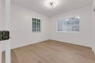 613 NE 159th St, Miami, FL 33162 - Photo 13