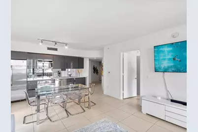 31 SE 6th St #802, Miami, FL 33131 - Photo 13