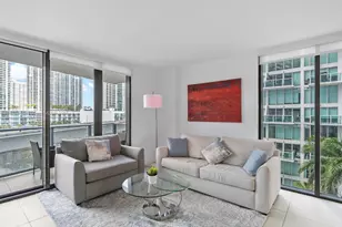 31 SE 6th St, Miami, FL 33131 - Photo 11