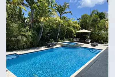 343 S 190th St, Sunny Isles Beach, FL 33160 - Photo 3