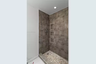 949 SW 113th Ter, Pembroke Pines, FL 33025 - Photo 13