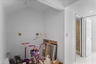 949 SW 113th Ter, Pembroke Pines, FL 33025 - Photo 27