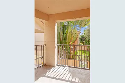 949 SW 113th Ter, Pembroke Pines, FL 33025 - Photo 9