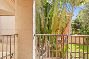 949 SW 113th Terrace, Pembroke Pines, FL 33025 - Photo 9