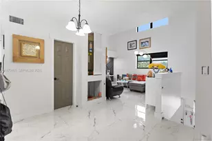 949 SW 113th Terrace, Pembroke Pines, FL 33025 - Photo 7