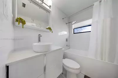 11420 NE 4th Ave, Miami, FL 33161 - Photo 19