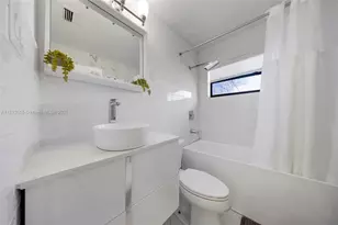 11420 NE 4th Ave, Miami, FL 33161 - Photo 19