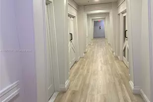 3200 Collins Ave, Miami Beach, FL 33140 - Photo 31