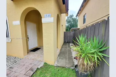 2531 NE 41st Ter #2531, Homestead, FL 33033 - Photo 3