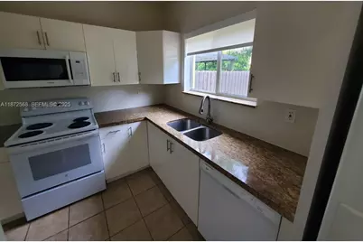 2531 NE 41st Ter #2531, Homestead, FL 33033 - Photo 11