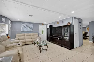 21831 S Heritage Cir, Pembroke Pines, FL 33029 - Photo 5