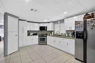 21831 S Heritage Cir, Pembroke Pines, FL 33029 - Photo 9
