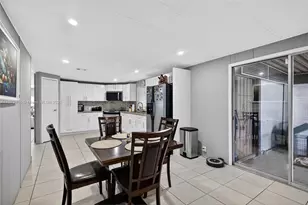 21831 S Heritage Cir, Pembroke Pines, FL 33029 - Photo 13