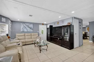 21831 S Heritage Cir, Pembroke Pines, FL 33029 - Photo 5