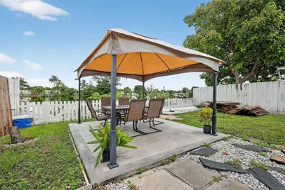 21831 S Heritage Cir, Pembroke Pines, FL 33029 - Photo 23