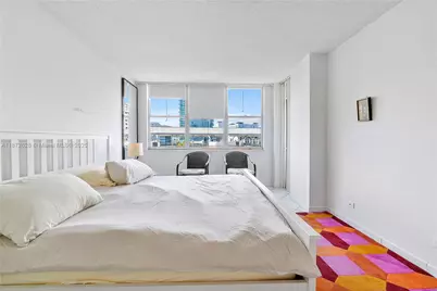 6039 Collins Ave #829, Miami Beach, FL 33140 - Photo 9