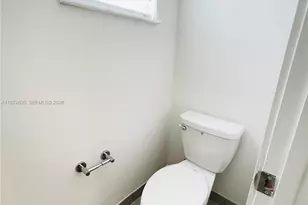 8118 NW 42nd St, Doral, FL 33166 - Photo 39