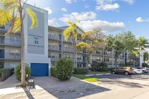 900 SW 125th Way, Pembroke Pines, FL 33027 - Photo 13