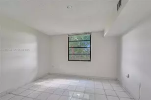 1502 Whitehall Dr, Davie, FL 33324 - Photo 5