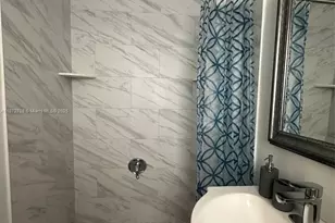 116 SE 9th Ct, Hallandale Beach, FL 33009 - Photo 19