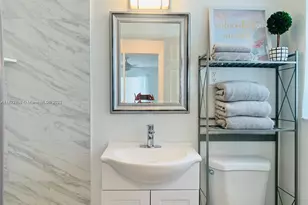 116 SE 9th Ct, Hallandale Beach, FL 33009 - Photo 5