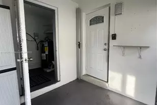 116 SE 9th Ct, Hallandale Beach, FL 33009 - Photo 31