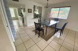 437 Lakeview Dr, Weston, FL 33326 - Photo 5