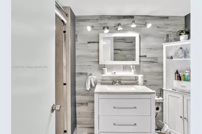 2780 NE 183rd St #302, Aventura, FL 33160 - Photo 29