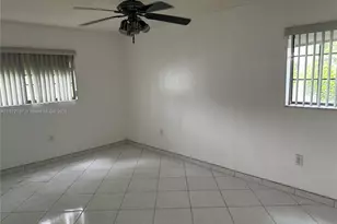 469 NE 207th Ln, Miami, FL 33179 - Photo 17