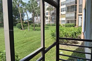1000 St Charles Pl, Pembroke Pines, FL 33026 - Photo 21