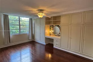 2780 NE 183rd St, Aventura, FL 33160 - Photo 9