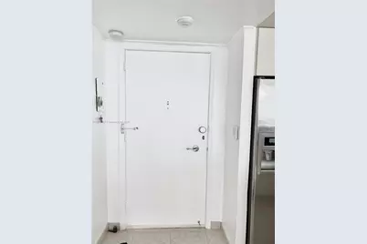 7135 Collins Ave #1806, Miami Beach, FL 33141 - Photo 9
