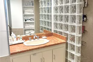 7135 Collins Ave, Miami Beach, FL 33141 - Photo 17