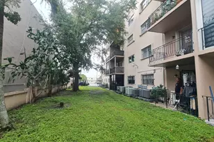 3640 NW 9th St, Miami, FL 33125 - Photo 21