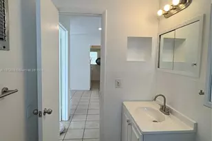 921 Meridian Ave, Miami Beach, FL 33139 - Photo 25