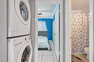 871 NE 207th Ln, Miami, FL 33179 - Photo 35