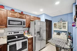 871 NE 207th Ln, Miami, FL 33179 - Photo 23