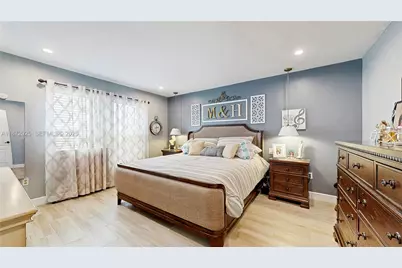 982 NW 133rd Ct, Miami, FL 33182 - Photo 13