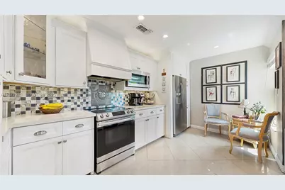 982 NW 133rd Ct, Miami, FL 33182 - Photo 9