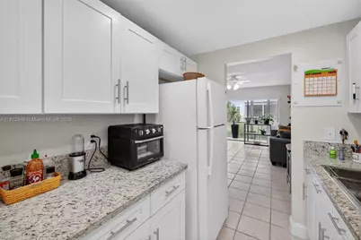 2261 NE 67th St #1806, Fort Lauderdale, FL 33308 - Photo 11