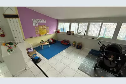 21140 NE 26th Ave, Miami, FL 33180 - Photo 25