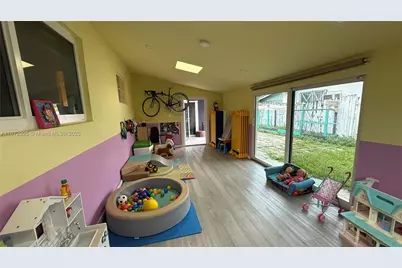 21140 NE 26th Ave, Miami, FL 33180 - Photo 21