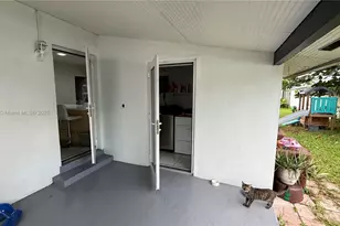21140 NE 26th Ave, Miami, FL 33180 - Photo 35