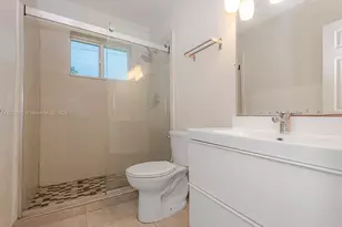 21140 NE 26th Ave, Miami, FL 33180 - Photo 15