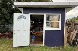 21140 NE 26th Ave, Miami, FL 33180 - Photo 59