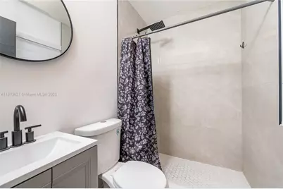 1946 NW 49th St, Miami, FL 33142 - Photo 29